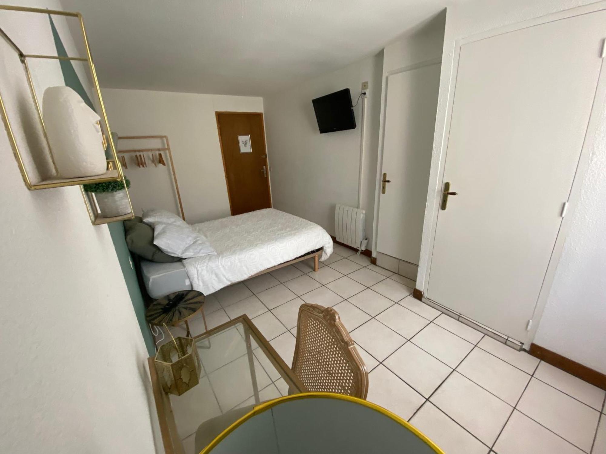 Os-Thel, Chambres A Louer Tautavel Экстерьер фото