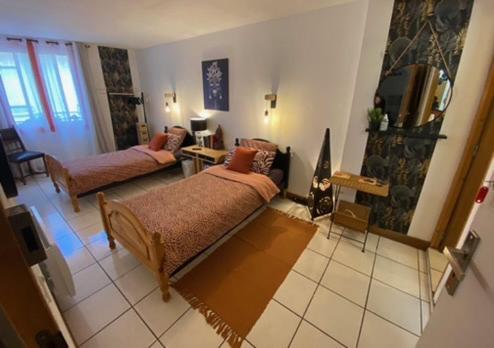 Os-Thel, Chambres A Louer Tautavel Экстерьер фото