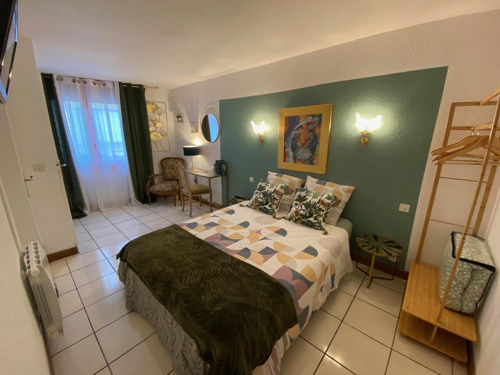 Os-Thel, Chambres A Louer Tautavel Экстерьер фото
